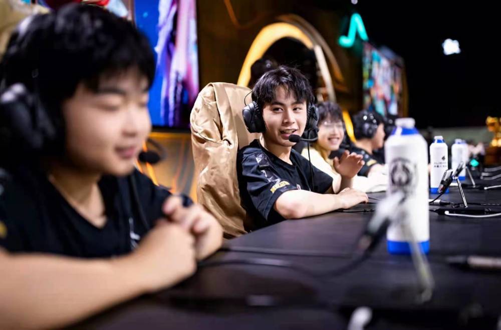 他的射门更 他的射门更